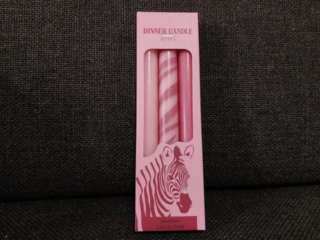 Kapimex Dinerkaarsen - Dierenprint Dinerkaarsen - Set van 3 | 22 cm - Zebra - Effen - Roze | Luxe Dinerkaarsen Savanna Collection - Brandtijd: 6 uur