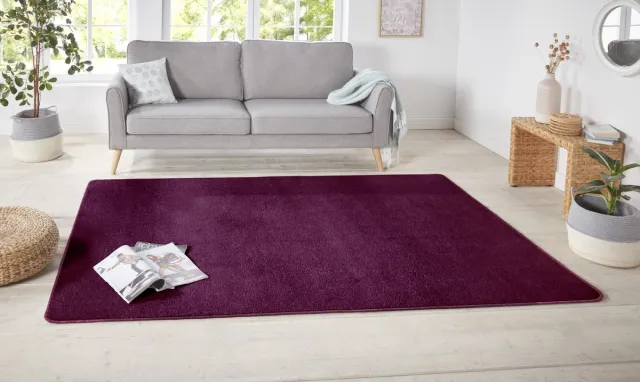 flycarpets Laagpolig Effen Uni Vloerkleed - Nasty - Blackberry