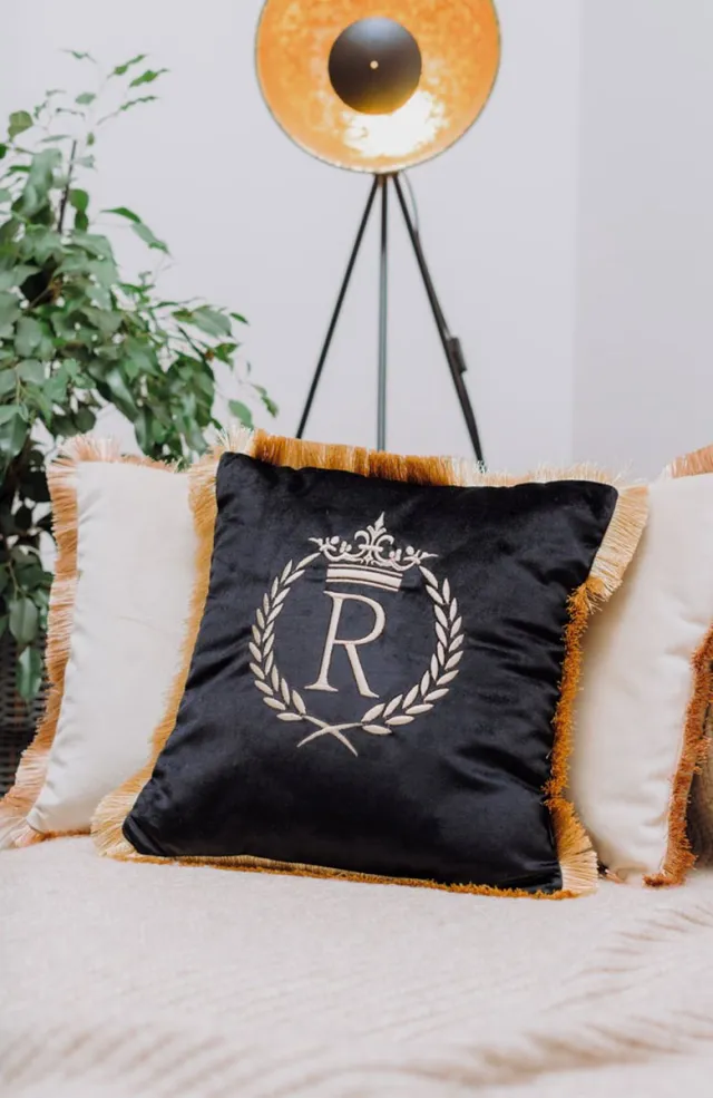 Sandra Mika Embroidered pillow / personalised pillow / monogram pillow / decorative cushion 40x 40 black velvet letter R Zwart