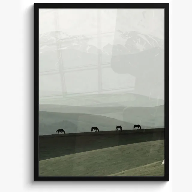 FrameYourWall Poster in lijst - Fotolijst 50x70 cm - Posters - Grijs - Berg - Paarden - Posterlijst zwart - Decoratie - Wanddecoratie woonkamer - Muurdecoratie slaapkamer