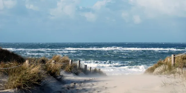 Texelphotos.nl Foto afdruk als tuinposter – Texel Duinpad - Duinen - Strand - Zee - Zonsondergang - Noordzee – Wanddecoratie - Tuinposter – Natuur - Landschap - 200 x 100 cm. Duinpad storm
