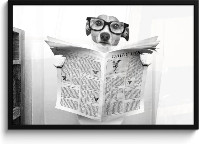 FrameYourWall Poster in lijst - Fotolijst 90x60 cm - Posters - Hond - Krant - Toilet - Zwart wit - Dieren - Posterlijst zwart - Wanddecoratie badkamer - Muurdecoratie WC - Decoratieve accessoires - Toilet muur decoratie Hond - WC