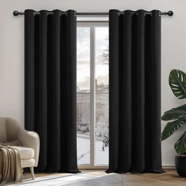 Famanu Gordijnen Verduisterend - Zwart - 140 x 260 cm (B x H) - Ondoorzichtige Gordijnen met Oogje voor Woonkamer - 2 stuks