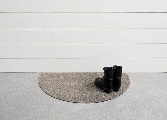CHILEWICH Welcome Deurmat Half Rond Pebble licht taupe