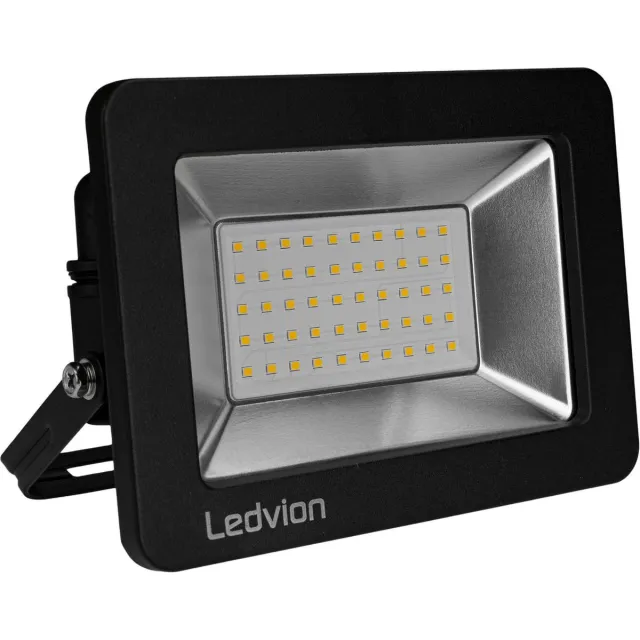 LEDVION Performance LED-schijnwerper buiten, IP66, 50W, 135lm/w, koel wit, 6500K, superhelder, breedstraler, buitenlamp Zwart
