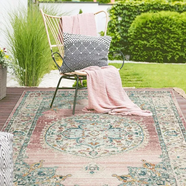 the carpet Palma – Indoor & Outdoor Vloerkleed, Weerbestendig & Onderhoudsvriendelijk – Oosters Patroon – Roze – 200 x 290 cm roze met oosters patroon