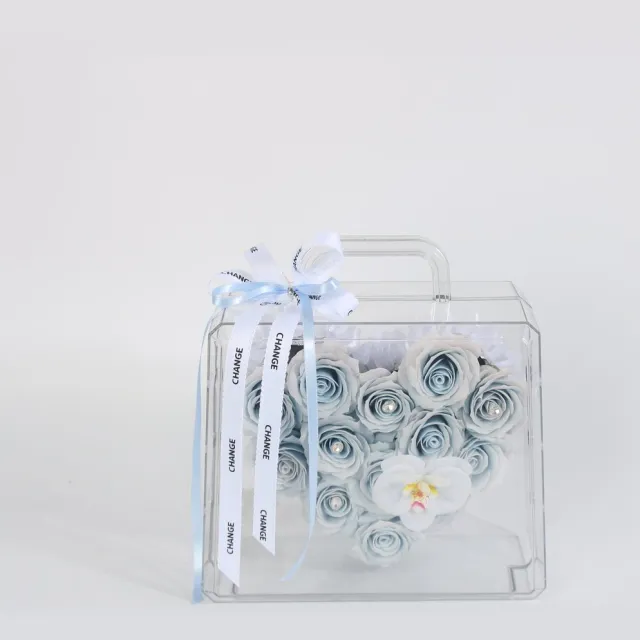 La Roselle Amsterdam Blue Heart Rose Case – Luxe Kunstrozen in Transparante Handtas – Lichtblauw Bloemenarrangement met Orchidee Lichtblauw en wit
