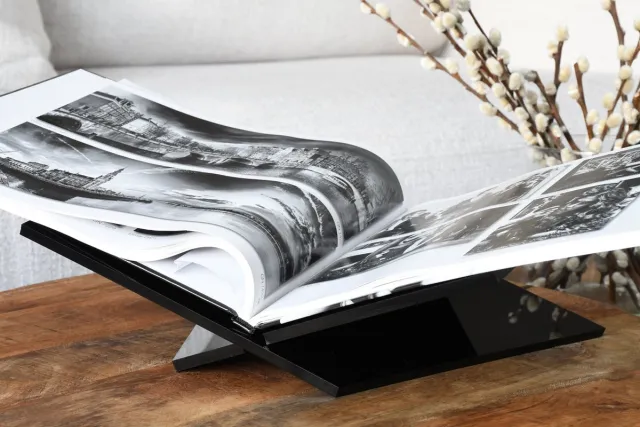 Hoa Boekenstandaard asymmetriche zwart plexiglas - Boekenstandaard Gekanteld- voor koffietafel - boek kruis standaard - Bookstand - boekenstandaard - Boekensteun - Boekenhouder - Boek houder - Perfect Cadeau