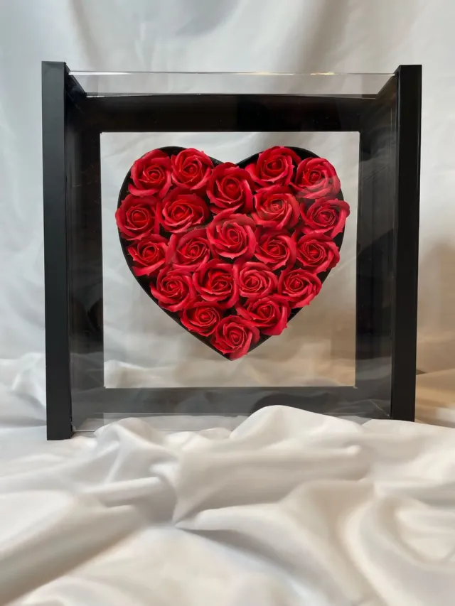 AG Luxurygift Rozen - AG Luxurygifts flower box - rozen box - cadeau - Valentijnsdag - soap roses - magneet box - luxe cadeau - kerst cadeau - moederdag cadeau Rood