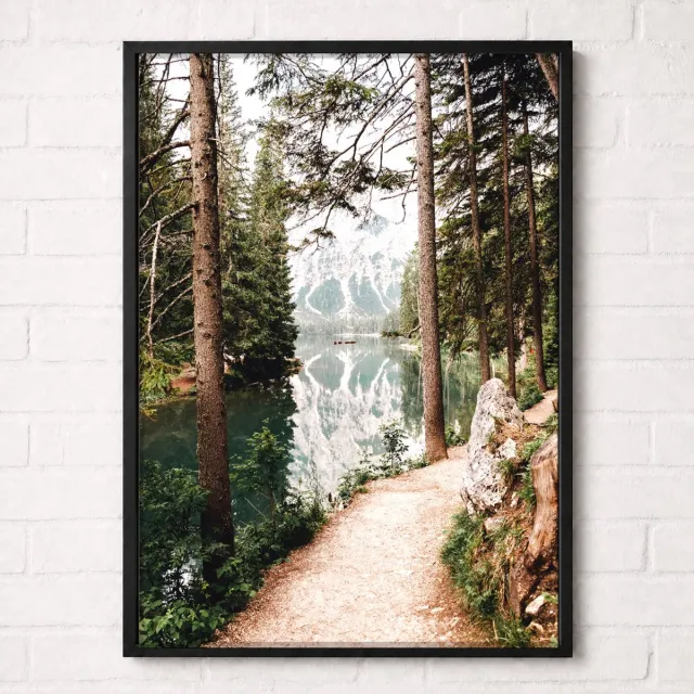 Kleurmedia Bospad naar het Bergmeer Poster - Mountain Lake Collection - Natuur Posters - A1+ 61 x 91,5 cm Groen