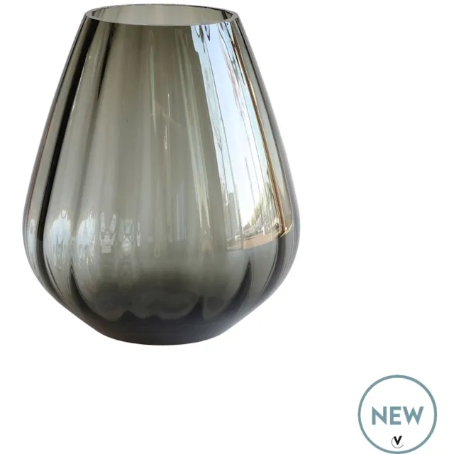 Vase The World Vaas Tasman Small - Ribbed Smoke Grey - Ø18 x H20 cm