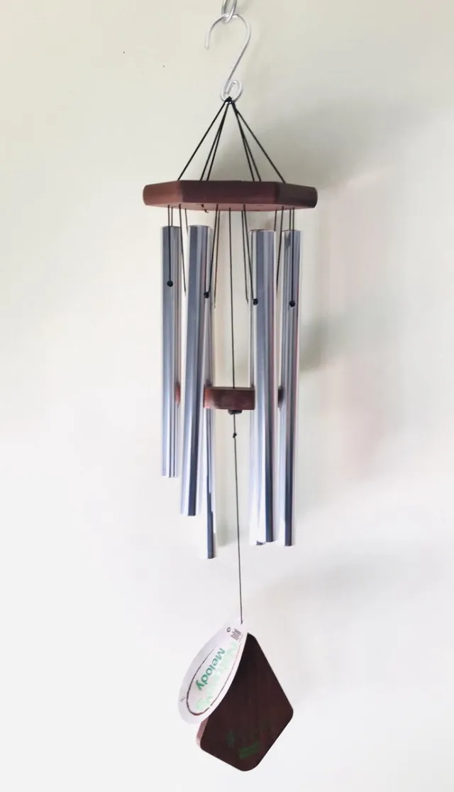 Nature's Melody Premiere Grande Tunes silver Muziek windgong / Windorgel met 6 mat zilver stalen buizen .Het windgonggeluid is afgestemd .70cm bruin