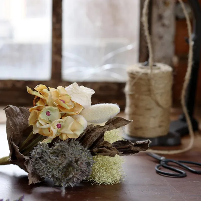 Viana Kunstbloemenboeket, rozen, hortensia's, droge look, vintage decoratie beige