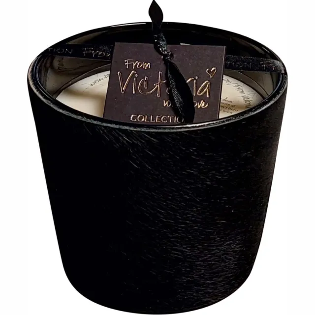 VICTORIA WITH LOVE BY PHILLINE.BE Victoria with Love kaars - Black Cow - Small -Geurkaars Zwart