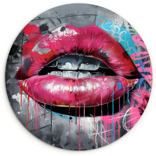 WallCircle Wandcirkel 140x140 cm - Muurcirkel Lippen - Felroze - Graffiti - Verfstrepen - Muurdecoratie woonkamer - Wanddecoratie slaapkamer - Kamer decoratie accessoires - Ronde schilderijen Lippen - Graffiti