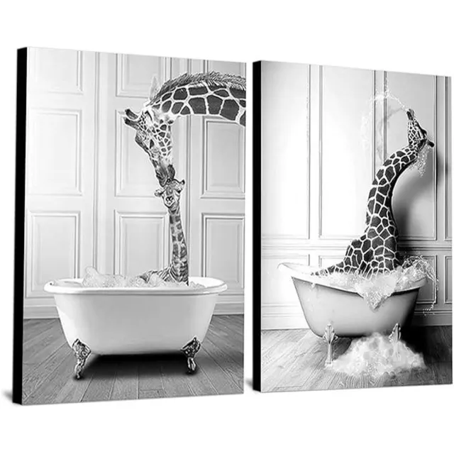 WADBTP Poster - 2x60x90cm - Giraffe in Bad - Zonder Lijst Zwart;Wit