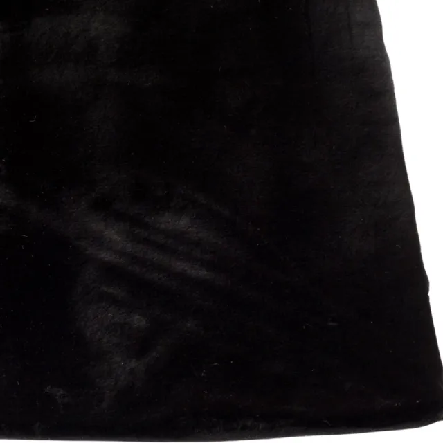 Karpi Vloerkleed ‘Plush’ – Zwart