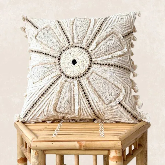 The Four Pursuits TFP Artisanal Embellished Cushion Cover - Sierkussenhoes | Rhea - 45 x 45 cm - 100% Organic Cotton (GOTS Certified) - Handmade in India - natural white, cream