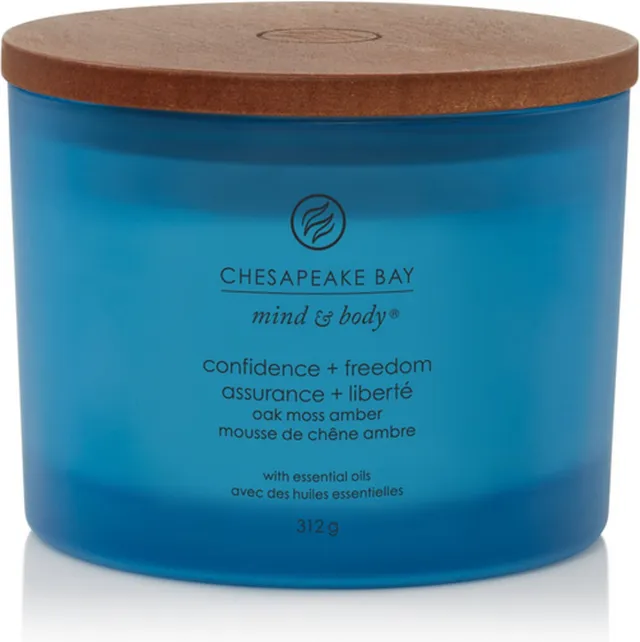 Chesapeake Bay Candle Chesapeake Bay Confidence & Freedom - Oak Moss Amber - Geurkaars met Drie Lonten - 50 branduren Blauw