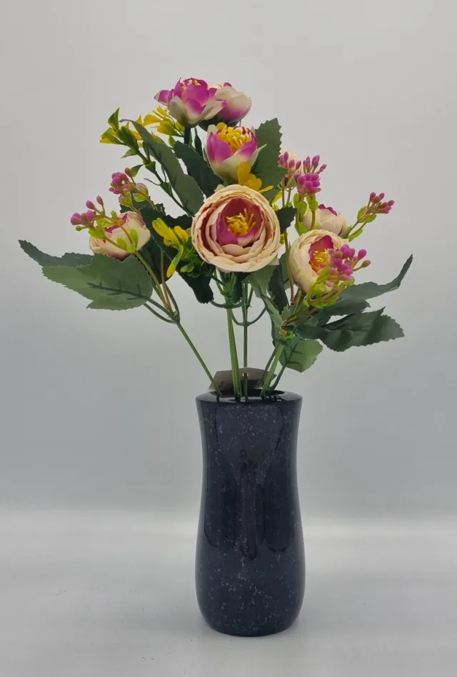 Bomm Boeket - Camelia - Japanse Roos - U668-m3 - 30cm - Paars - Off White - Grafdecoratie - Zijdenbloemen - Kunstbloemen Paars/Off White