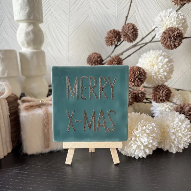 Hartjespost Tegeltje Merry x-mas donkergroen, goud | schoencadeautjes sinterklaas | tegeltjes met tekst | spreuktegel | tegeltjeswijsheden | Christmas | Xmas | kerstmis | decoratie kerst | 10x10