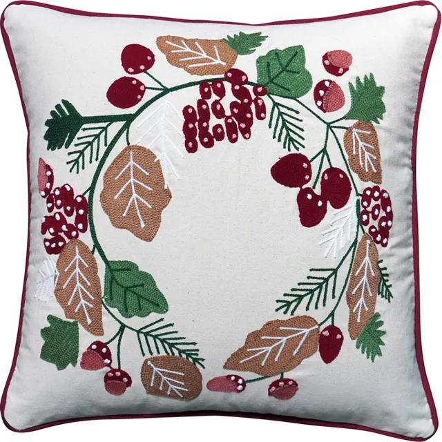 Urbane Hide Kerstkussen - Kerst Kussenhoes Geborduurd met Biezen en Kransontwerp - Vierkante Kussenhoesjes - Kerstkussens met Bladeren, Bessen en Eikels - 45x45 cm - Katoen - Veelkleurig - Zonder Binnenkussen Type D