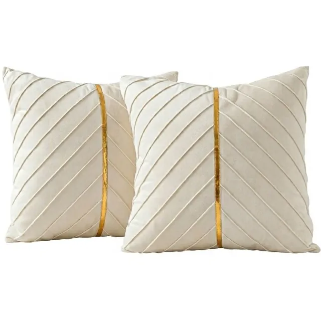 NUVEX Ivoorwit kussen hoesjes 45 x 45 cm vierkant fluweel polyester set van 2 kussenhoezen met goudkleurige streep en reliëf patroon sierkussen hoes decoratief voor bank en stoel geschikt voor dames en heren