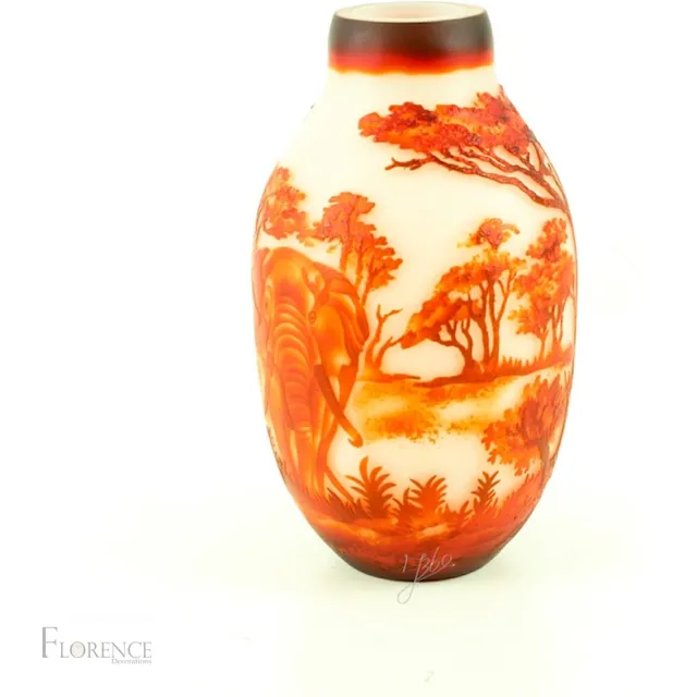 VntiQue Cameoglas balustervaas 'African Elephant' - Vaas - decoratieve cameoglas vaas Afrikaanse olifant - reliëfgravure met savanne - massieve kwaliteit - 29,5 cm hoog Ø17 cm - roodoranje/wit