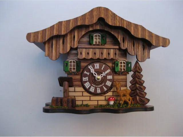 Engstler 154 Q - Wandklok met slinger - Quartz meerkleurig