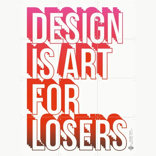 IXXI Design is art for losers, Studio Boot - 60 x 80 cm - Grote wanddecoratie en posters - Grafisch Ontwerp, Typografie, Pop art, Kleurrijk, Mancave Roze / Warme kleuren