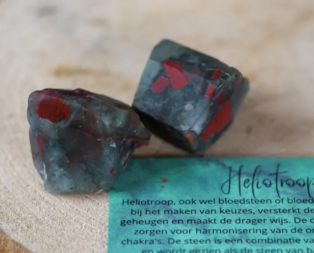 GemsByShy Heliotroop Trommelsteen Ruw | Edelsteen - Perfect cadeau voor mannen en vrouwen - Inclusief uitleg - Spiritueel - Bloedsteen - Geheugen - Harmonisering - Wijsheid - Concentratie - 100% NATUURLIJK