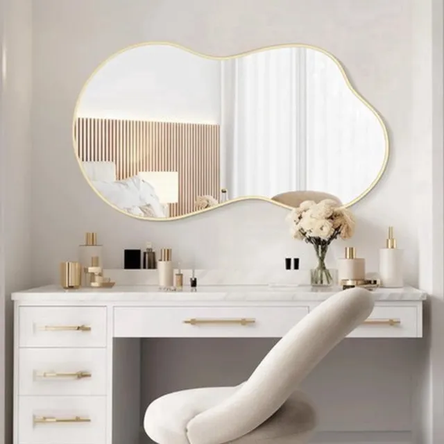 Roter Wandspiegel – Onregelmatige Spiegel – Asymmetrische Spiegel – Decoratieve Spiegel – Badkamerspiegel – Zwart Metalen Frame – 116 x 66 cm – Vervormingsvrije Reflectie