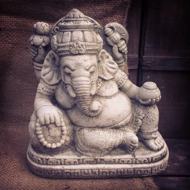 LO. Ornaments Betonnen tuinbeeld - betonnen Ganesh grijs