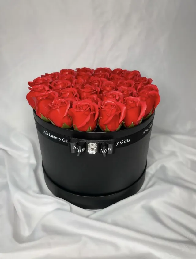 AG Luxurygift AG Luxurygifts rozen box - flower box - cadeau - rozen - rood - soap roses - Valentijnsdag - luxe - liefde - moederdag Rood wit
