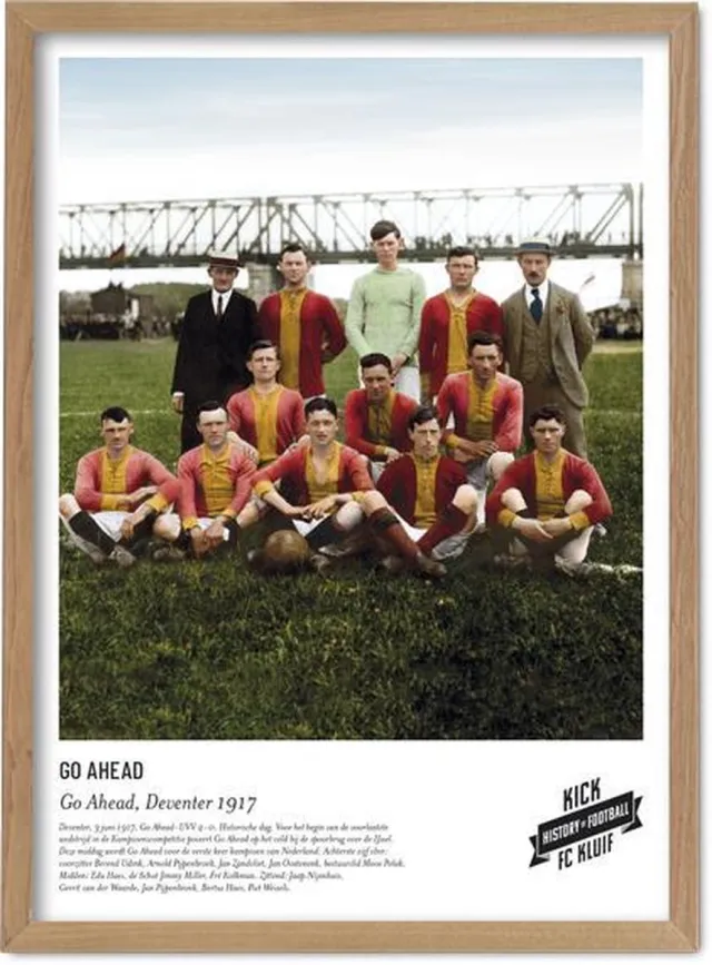 FC Kluif 'Go Ahead Eagles Kampioen' poster - Retro Go Ahead Poster 1917 - 70 x 50 cm MULTI