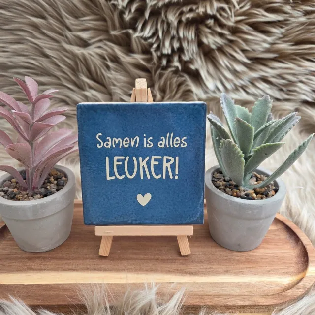 CreaCraft Robuust wenstegeltje “Samen is alles leuker!” – Liefde & Vriendschap Cadeau – Keramiek – Decoratie – Relatie Cadeautje – Vriendschap - Trendy nu Robuust donkerblauw/Beige