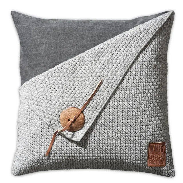 Knit Factory Barley kussen gerstekorrel 50x50 lichtgrijs