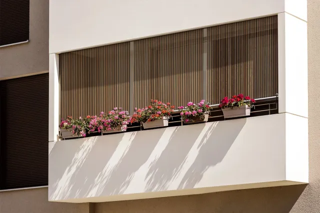 Coloray Buitenrolgordijn - Verticale houten strepen Raamdecoratie Buiten - 150x180 cm - Zonwerend Gordijn - Windscherm Balkon - UV-Bescherming Buiten - Buitenjaloezie - Zonnescherm Verticaal - Privacy Scherm Terras