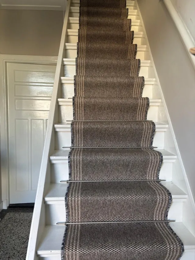 Matsu Traploper, Keukenloper - Sisallook - vlak geweven design - anti-slip rug- 67cm breed, per meter af te nemen. In te korten met schaar. Taupe