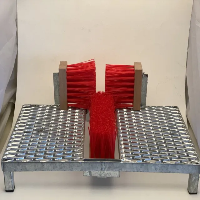 farmer Voetenveger extra zwaar, gegalvaniseerd, vervangbare borstels. zilver / rood