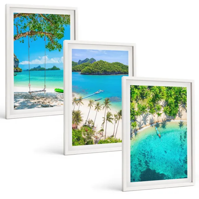 Coloray 3-Delige Schilderij Set - Tropische Stranden Met Palmbomen En Kristalhelder Water. - 40 x 60 - Muurdecoratie - Schilderijen Set - Woonkamer - Moderne Wanddecoratie Witte lijst