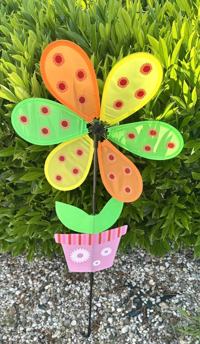 Impuls Windmolen met "bloembak" - meerkleurig + zonnebloemen - nylon + kunststof steker- dia 29 cm x hoogte 83 cm - Tuinaccessoires - Tuinstekers Meerkleurig - zonnebloemen
