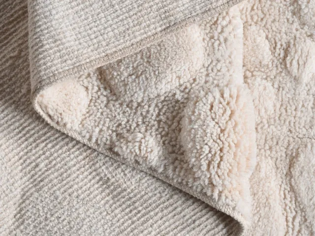 Vente-unique Vloerkleed met reliëf in 100% wol, handgetuft, met kiezeleffect - 160 x 230 cm - Ivoorwit - ORABEL