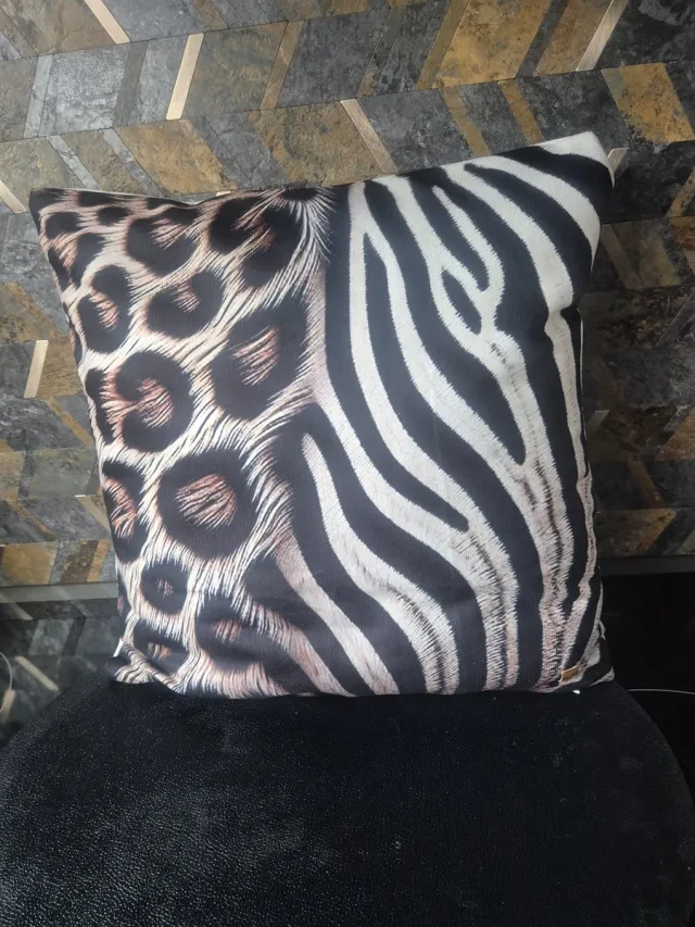 Eviva Home Deco Sierkussen 'Duo Safari' - 40x40 cm - Gesplitste Zebra & Luipaardprint - Jungle Chic Zwart, Wit, Bruin, Beige