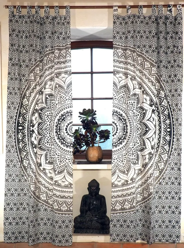 Unyqoos Decoratieve katoenen gordijnen met mandala-motief en lussen in roodpaars wit grijs zwart
