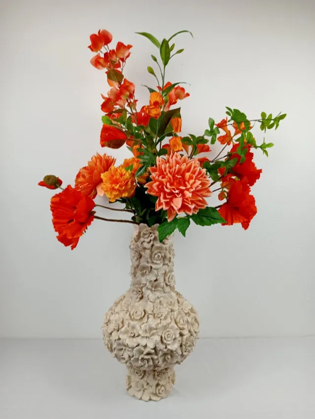 Woonyard Light & Living Bloemenvaas 47 cm met Luxe Silk-ka Kunstboeket - Crème Vaas met Bloemen Reliëf Creme, Oranje, Rood, Groen