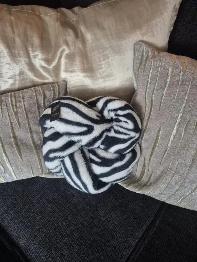 Eviva Home Deco Sierkussen - Everheart Zebra - Zwart/Wit - Dierenprint - Luxe Design