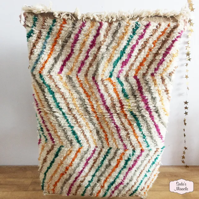 Seda's Miracle Marokkaans Berber vloerkleed wit met roze, turquoise en zwart