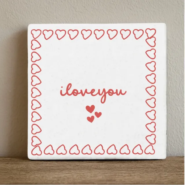 Nevolis I Love You Keramische Tegel – Romantische Liefde Quote Wanddecoratie met Hartjesrand – 15 x 15 cm Multi Color