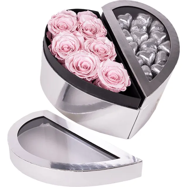 Rosuz Chocolade Box Lois Lichtroze – Rosuz - Luxe Geschenkdoos voor Haar met Echte Rozen en Romantische Chocoladehartjes - Valentijn Lichtroze met zilver